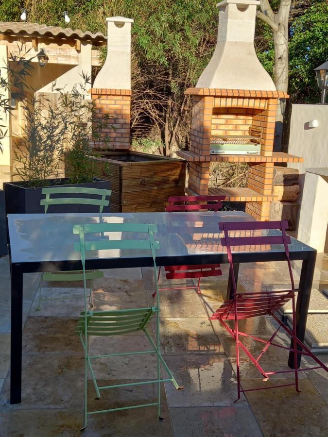 Le Gite De Fa Nny Moulin De Tartay En Avignon Exteriör bild